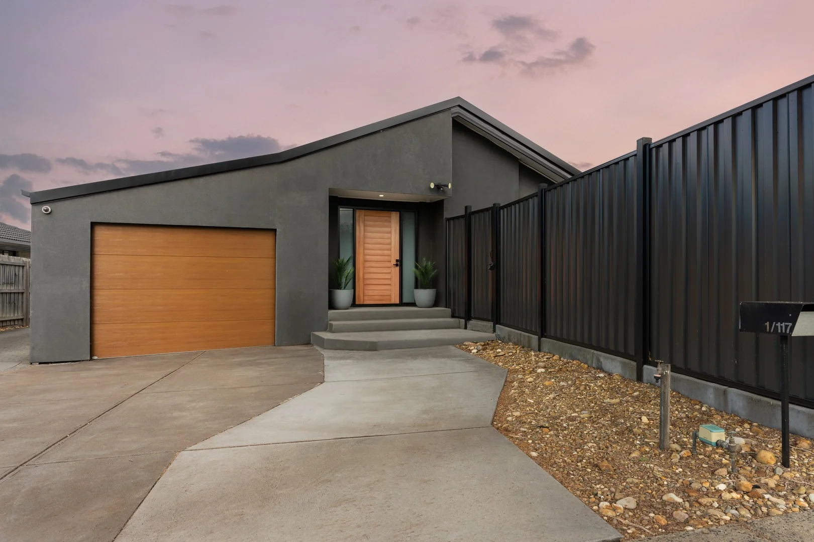 1/117 Outlook Drive, Dandenong North VIC 3175