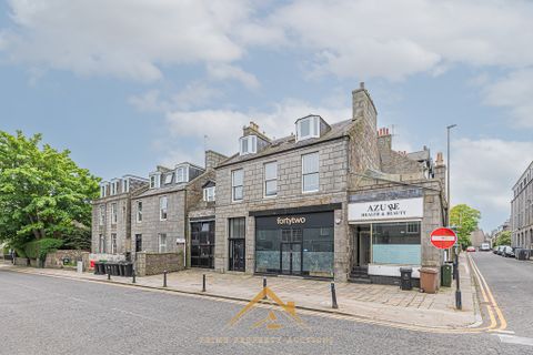 130 Crown Street, Aberdeen AB11