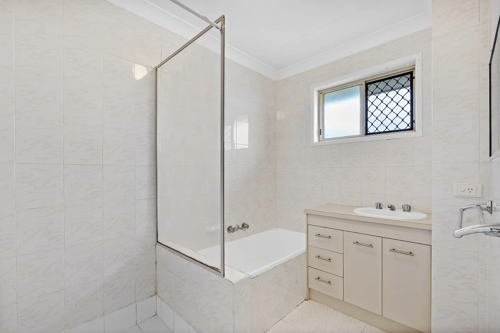 Additional image 8 of 17/7-13 Burrawong Avenue, Bongaree QLD 4507