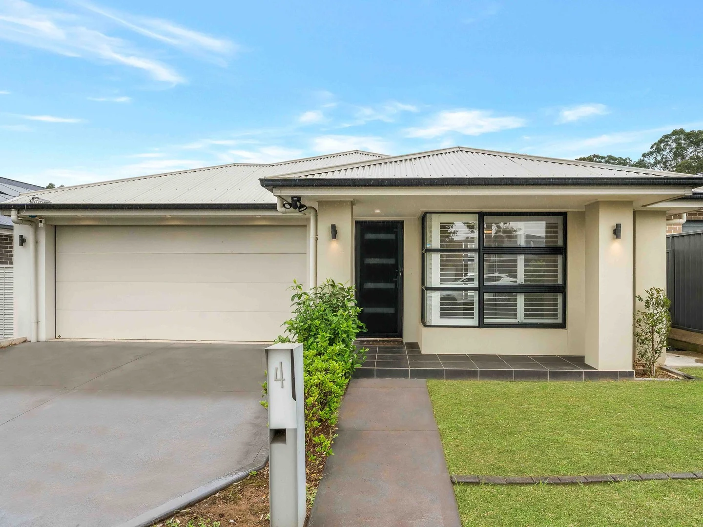 4 Lance Street, Jordan Springs NSW 2747