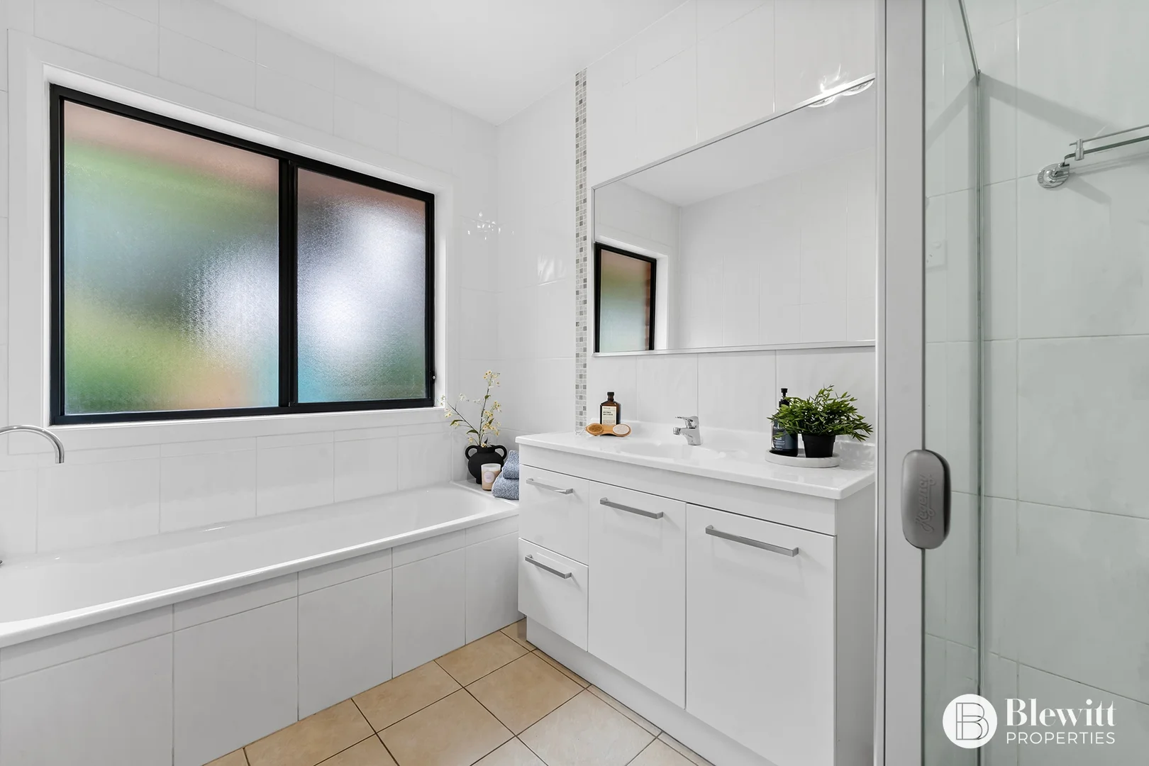 Additional image 28 of 28 Stringybark Drive, Jerrabomberra NSW 2619