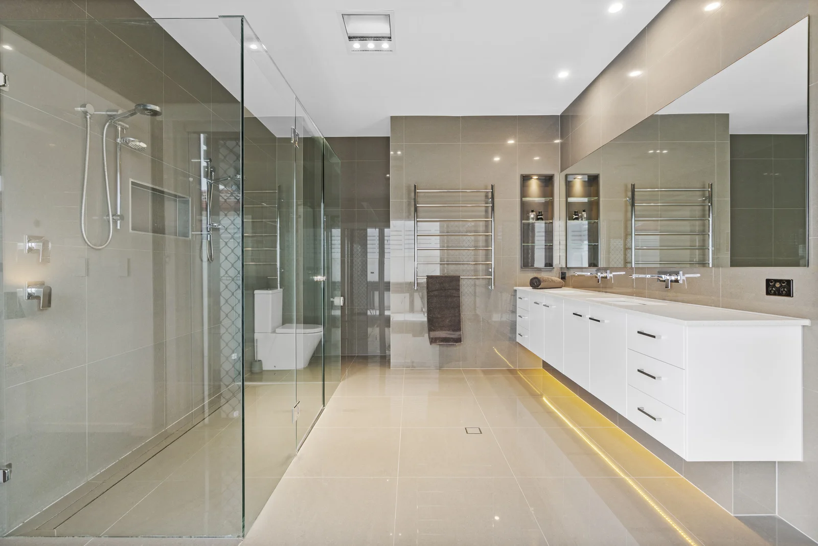 Additional image 17 of 11 Captains Court, Raby Bay QLD 4163