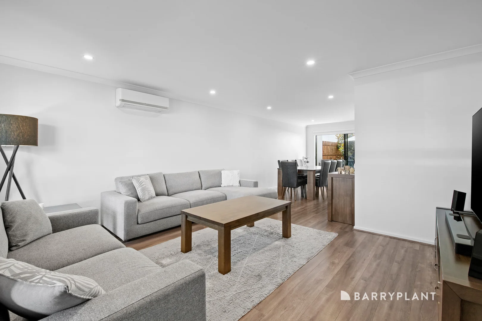 4 Wando Walk, Wollert VIC 3750 photo 3