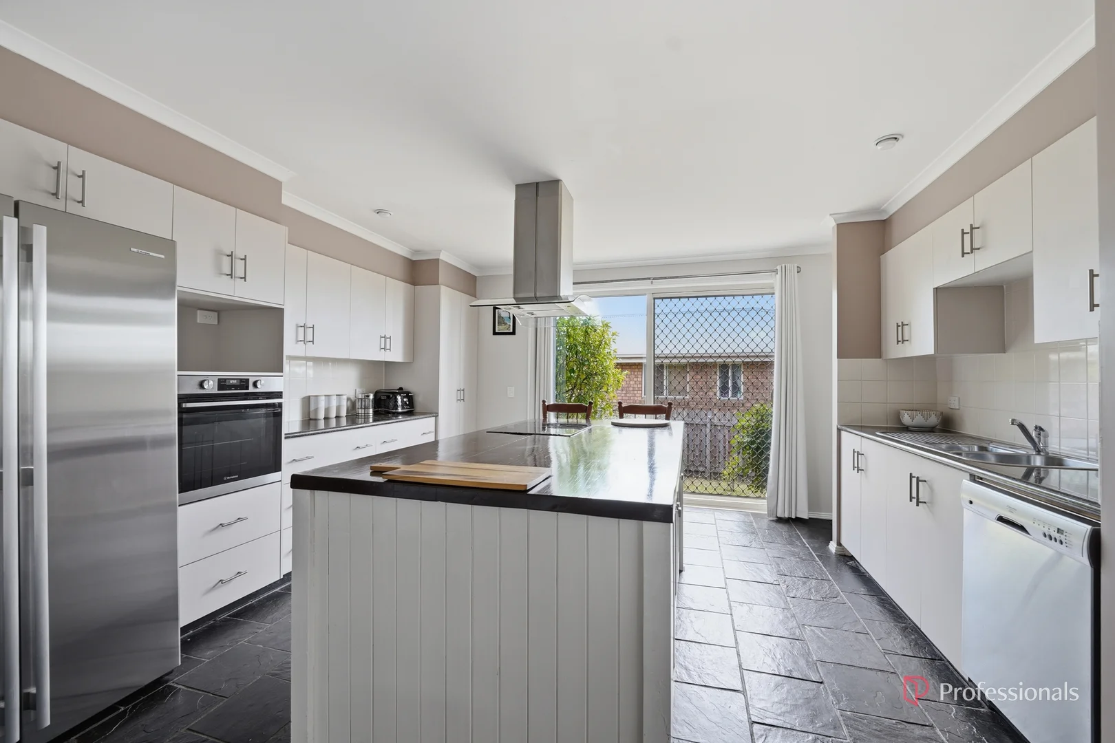 Additional image 2 of 11 Erin Court, Armidale NSW 2350