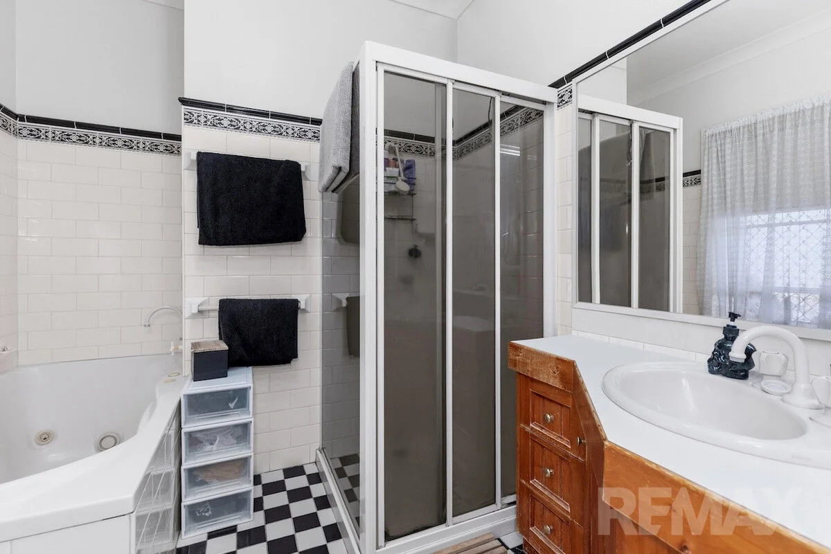 Additional image 11 of 5 Galleon Place, Estella NSW 2650