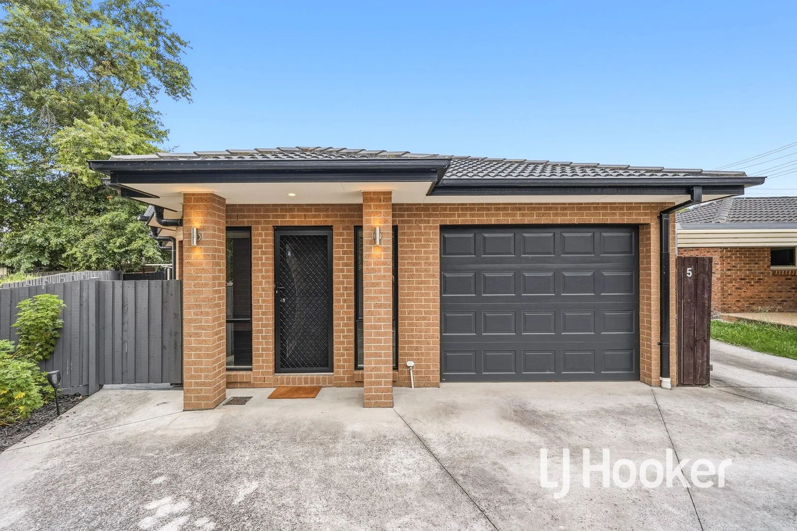 5A Strong Drive, Hampton Park VIC 3976
