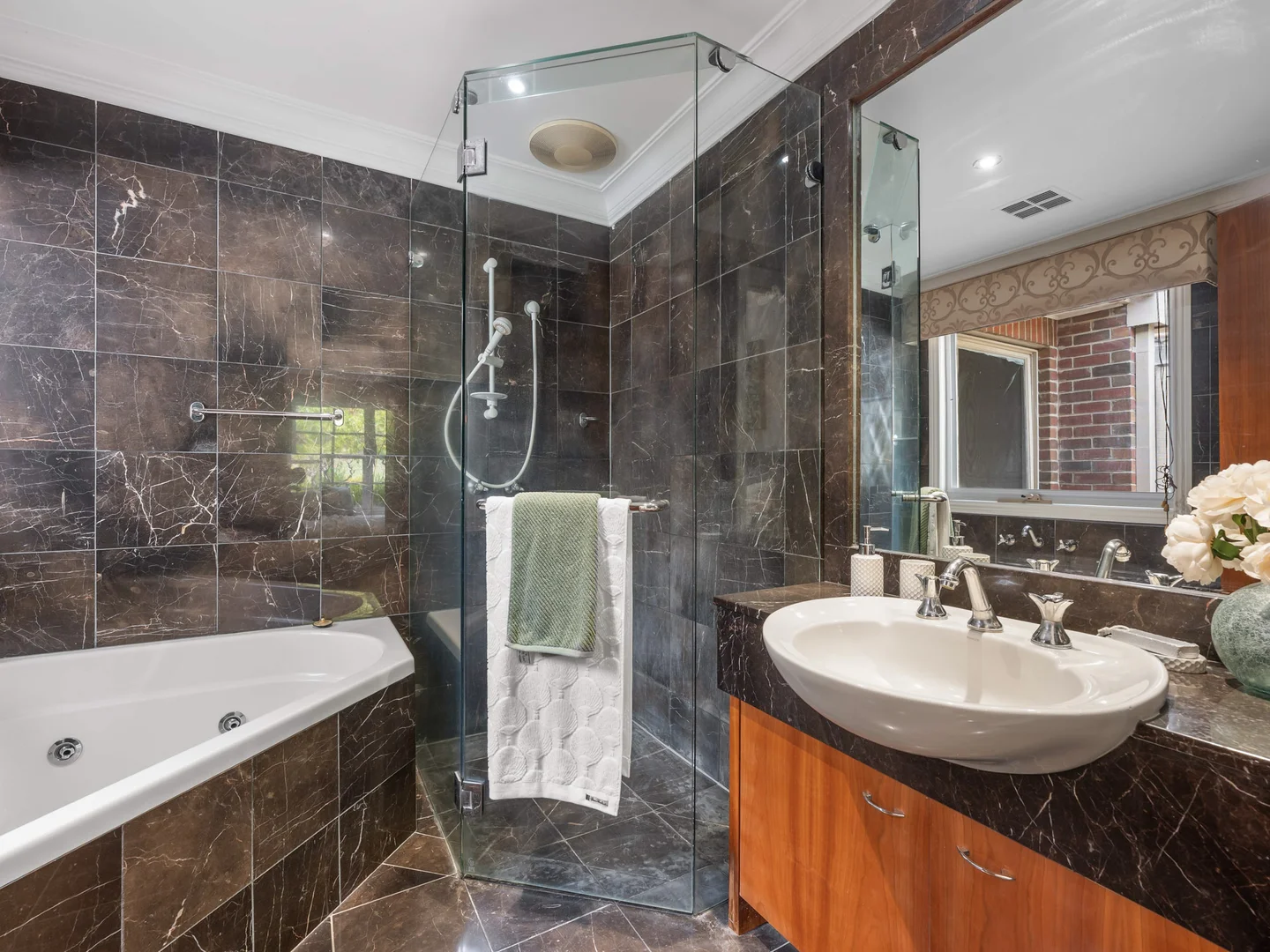 Additional image 5 of 24 Vaughan Crescent, Kew VIC 3101