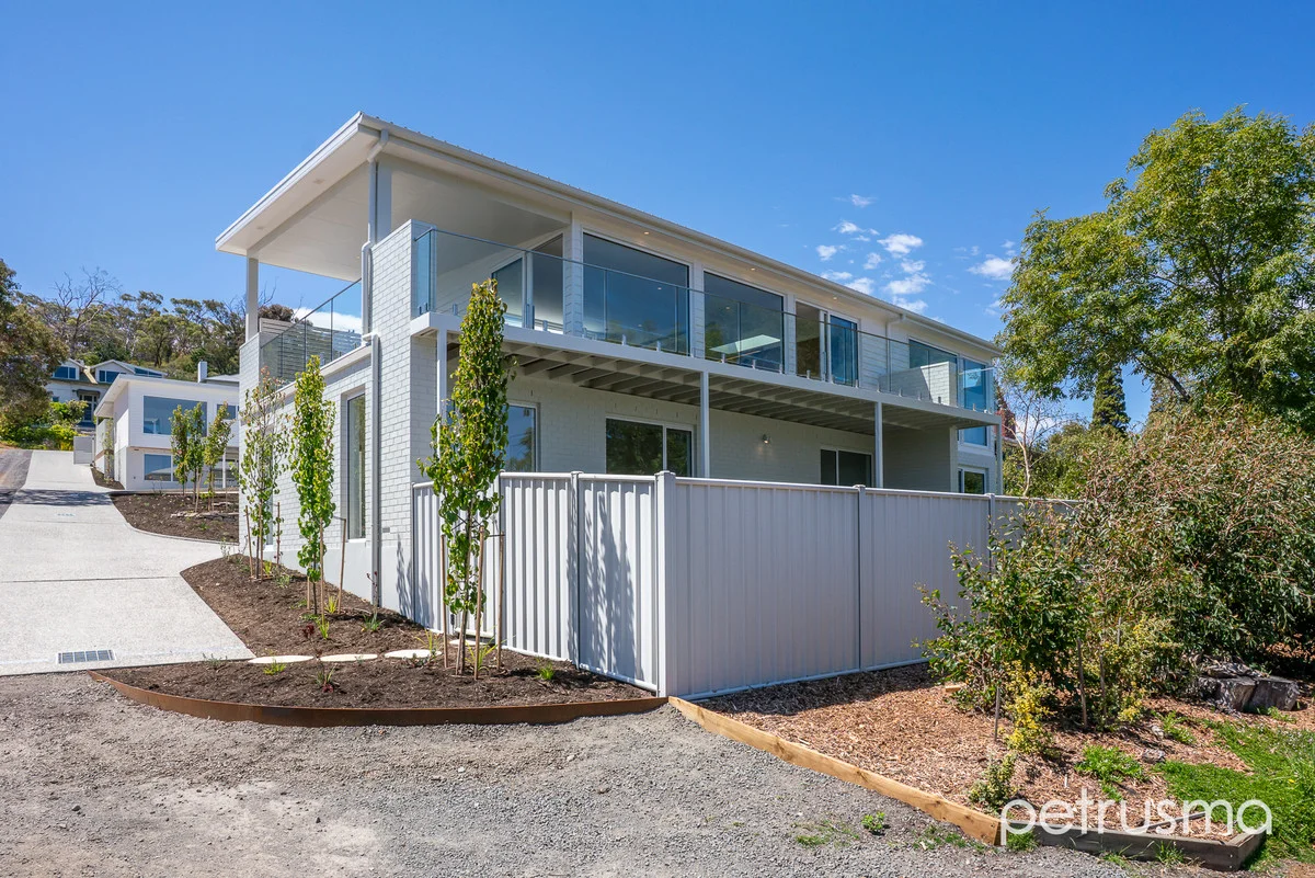 Additional image 32 of 3/107 Derwent Avenue, Lindisfarne TAS 7015