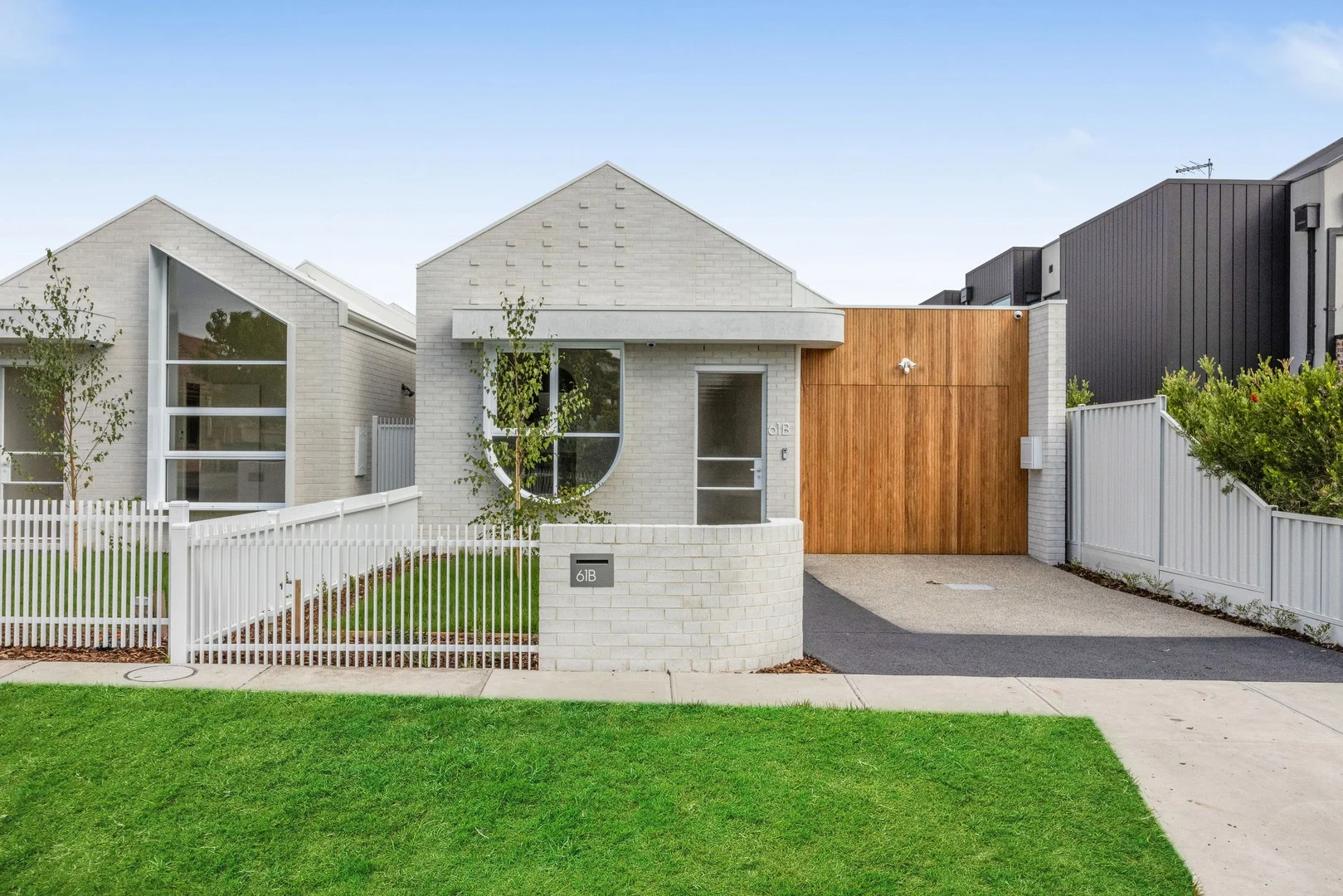 61B Snell Grove, Oak Park VIC 3046