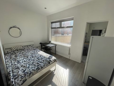 Albany Road, Earlsdon, Coventry CV5, Studio to rent