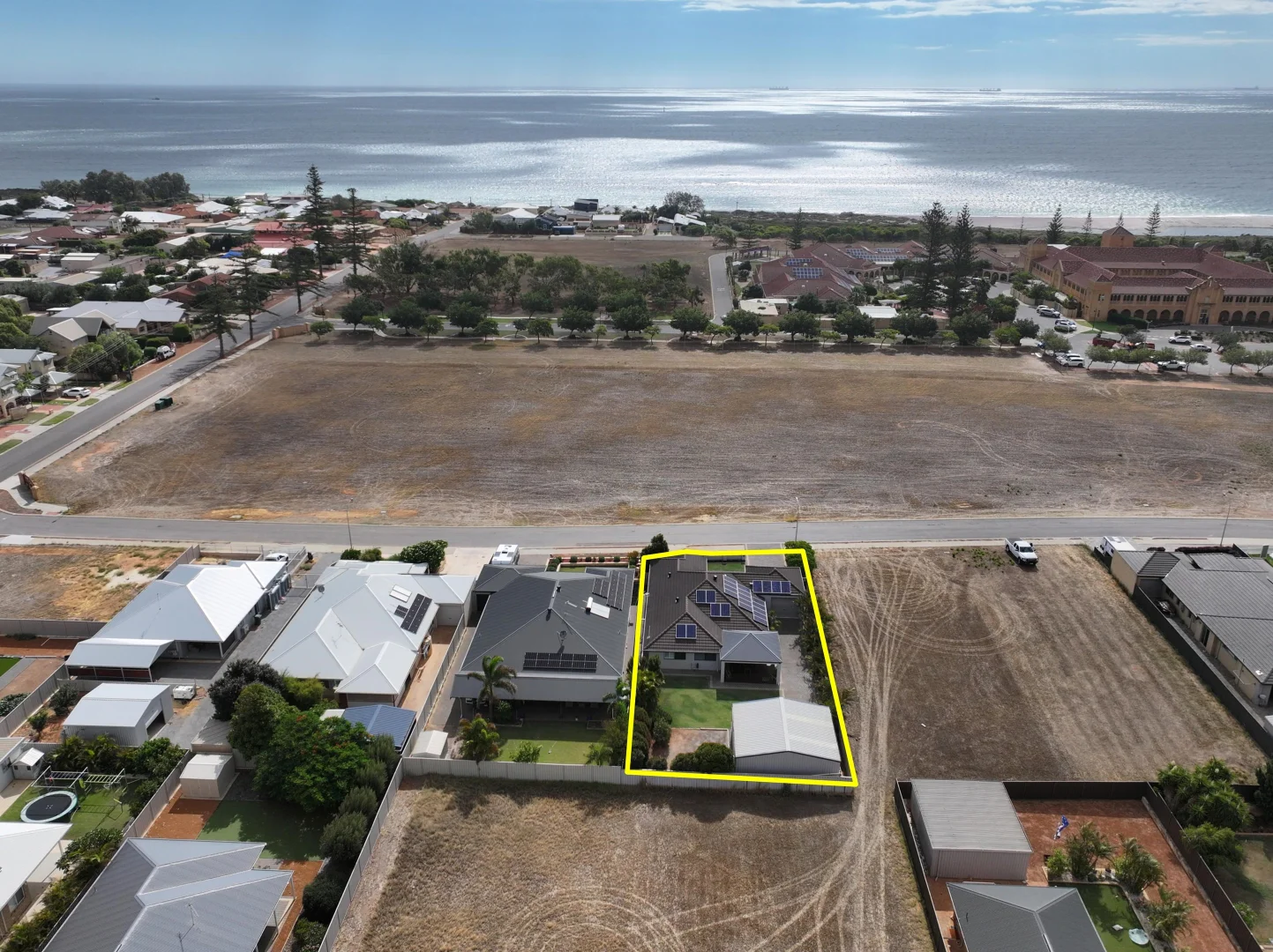 Additional image 2 of 10 Edwin Crescent, Bluff Point WA 6530