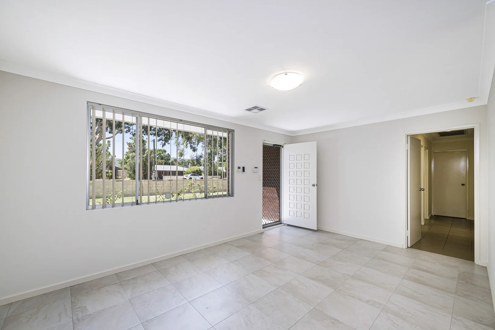 Additional image 3 of 141 Cammillo Road, Camillo WA 6111