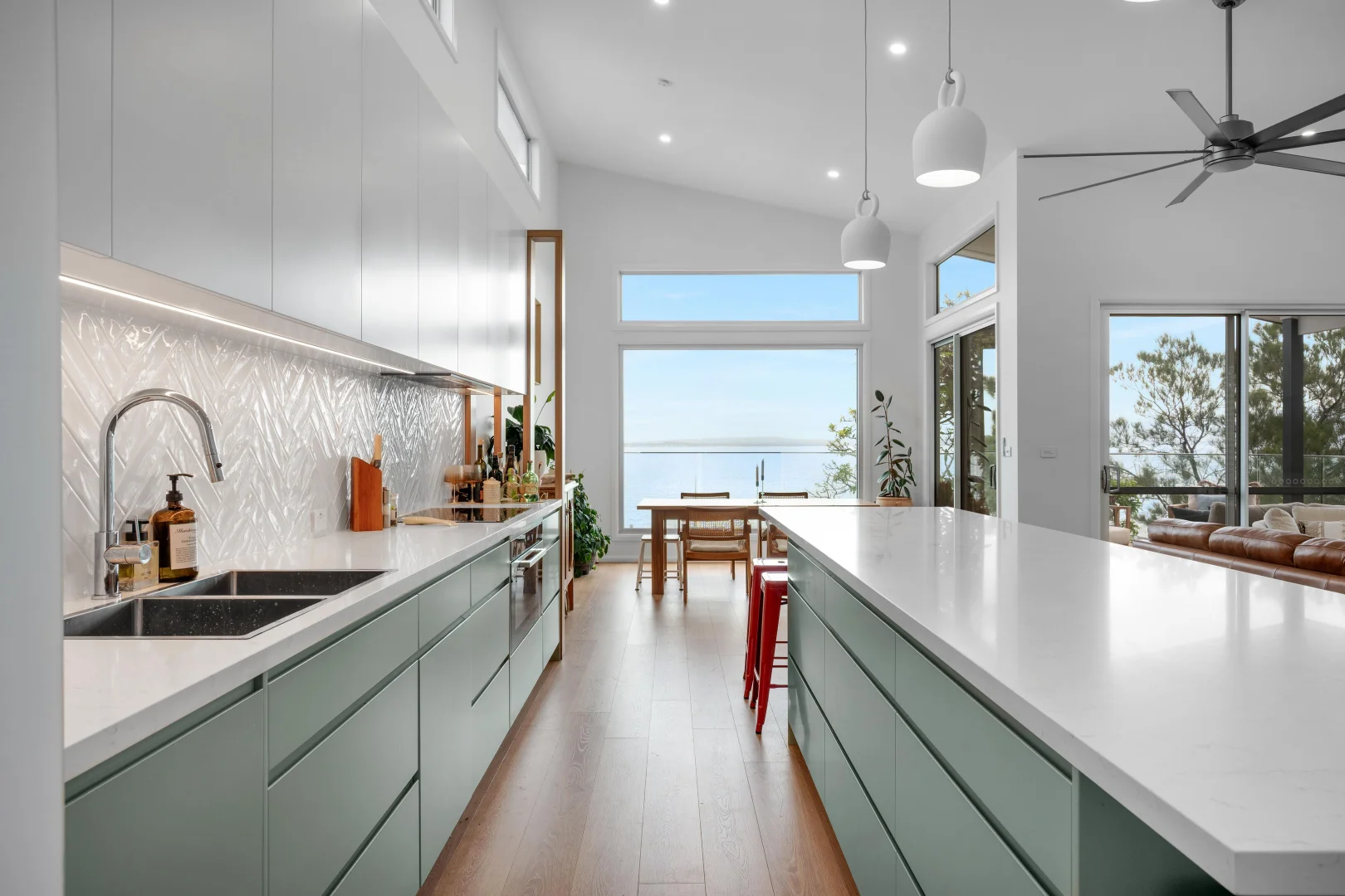 Additional image 2 of 5 Northcliffe Drive, Lake Heights NSW 2502