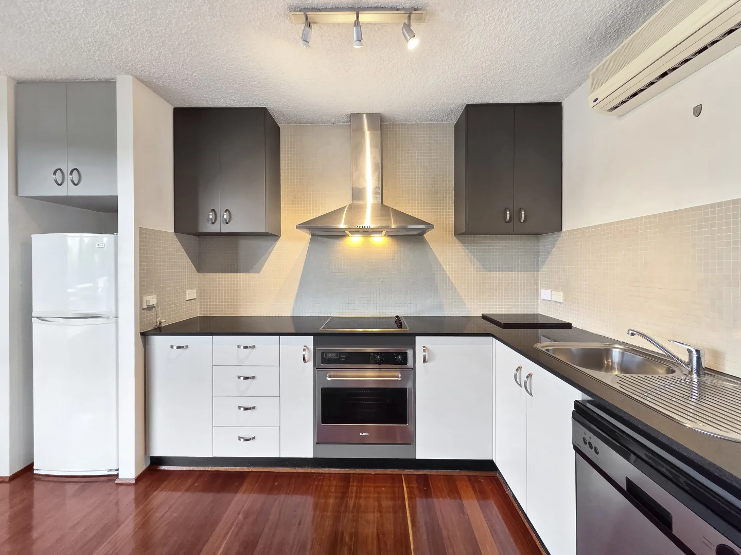 Additional image 2 of 4/10 Fitzroy Street, Geelong VIC 3220