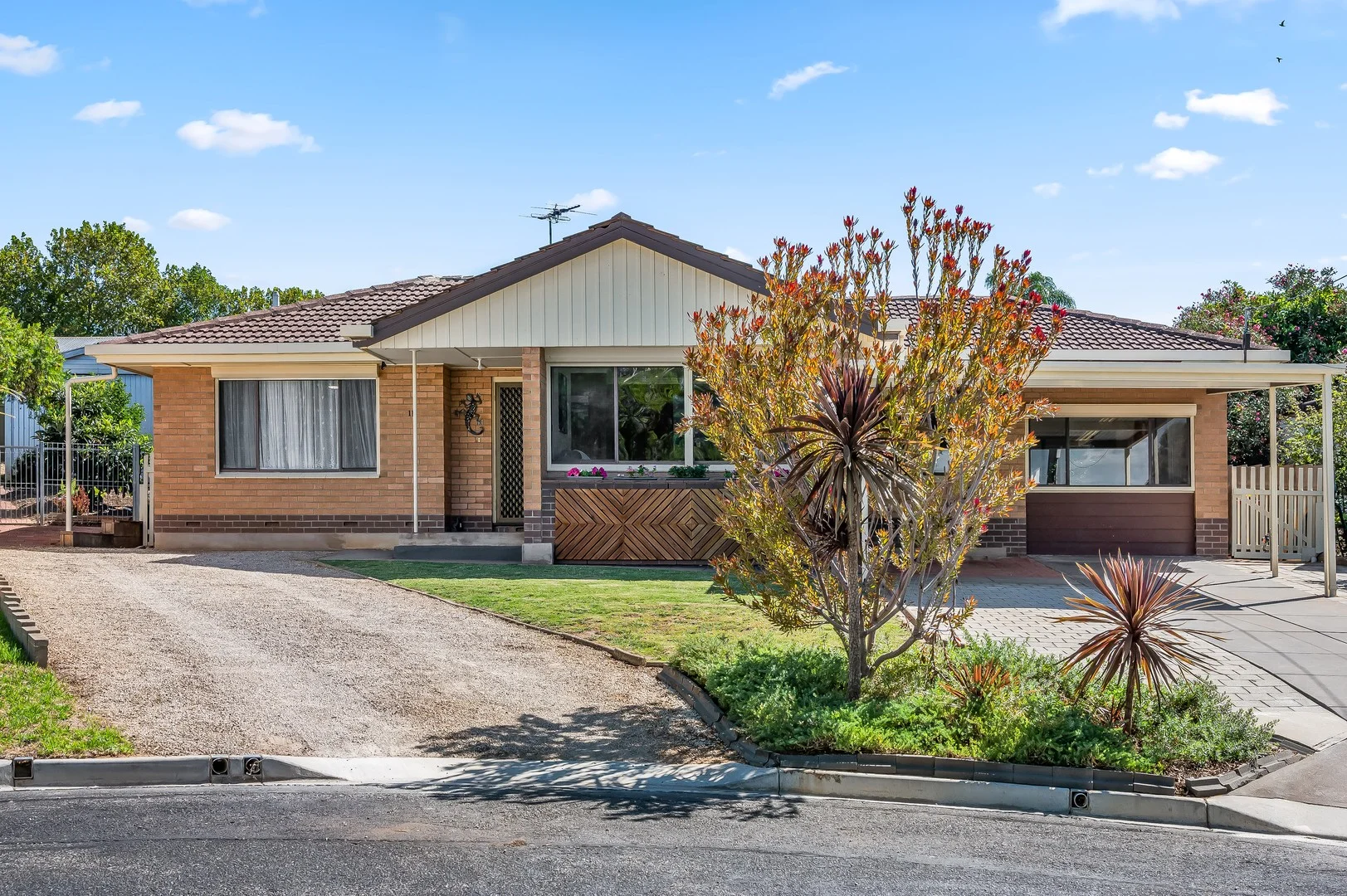 11 Janet Crescent, Morphett Vale SA 5162