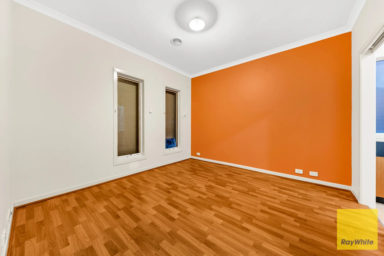 33 Nottingham Crescent, Tarneit VIC 3029 photo 2