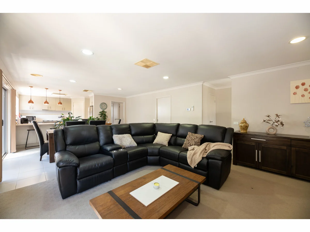 Additional image 2 of 2/19 Thorneycroft Avenue, Wodonga VIC 3690