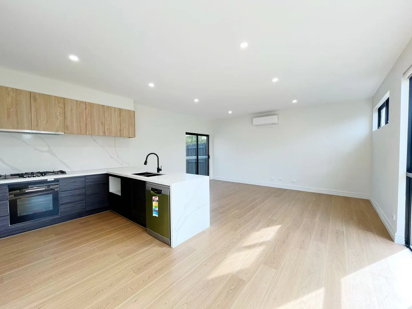 Additional image 3 of 1/76 Truganini Road, Carnegie VIC 3163