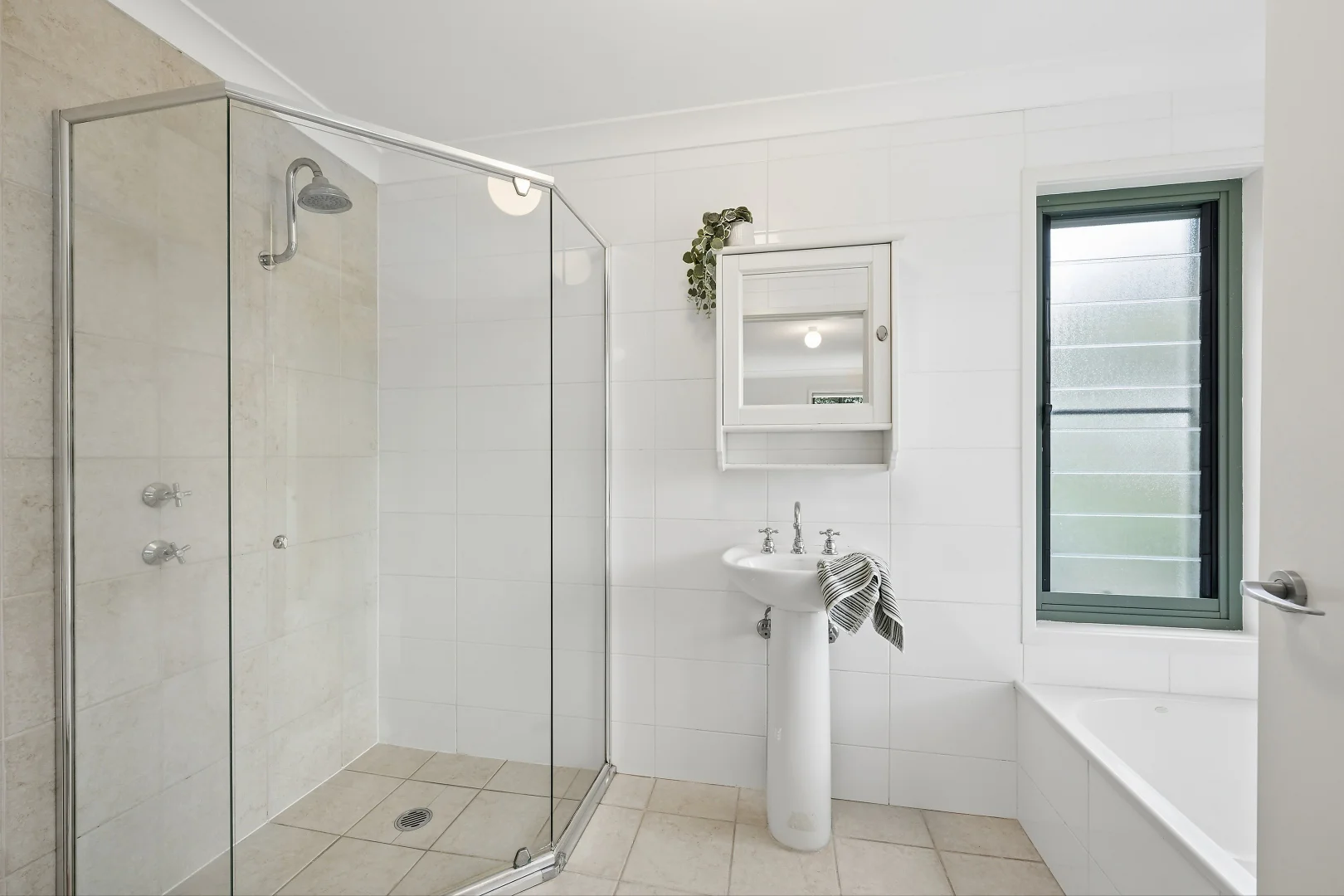 Additional image 7 of 76 Ross Crescent, Blaxland NSW 2774