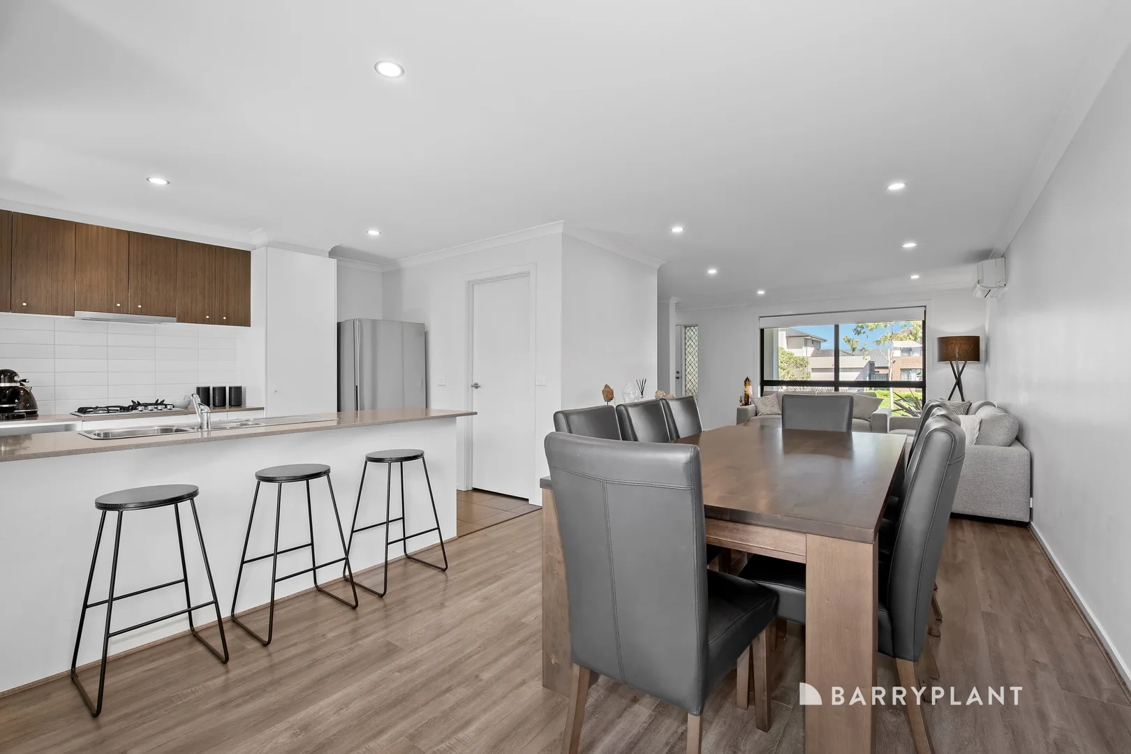4 Wando Walk, Wollert VIC 3750 photo 5