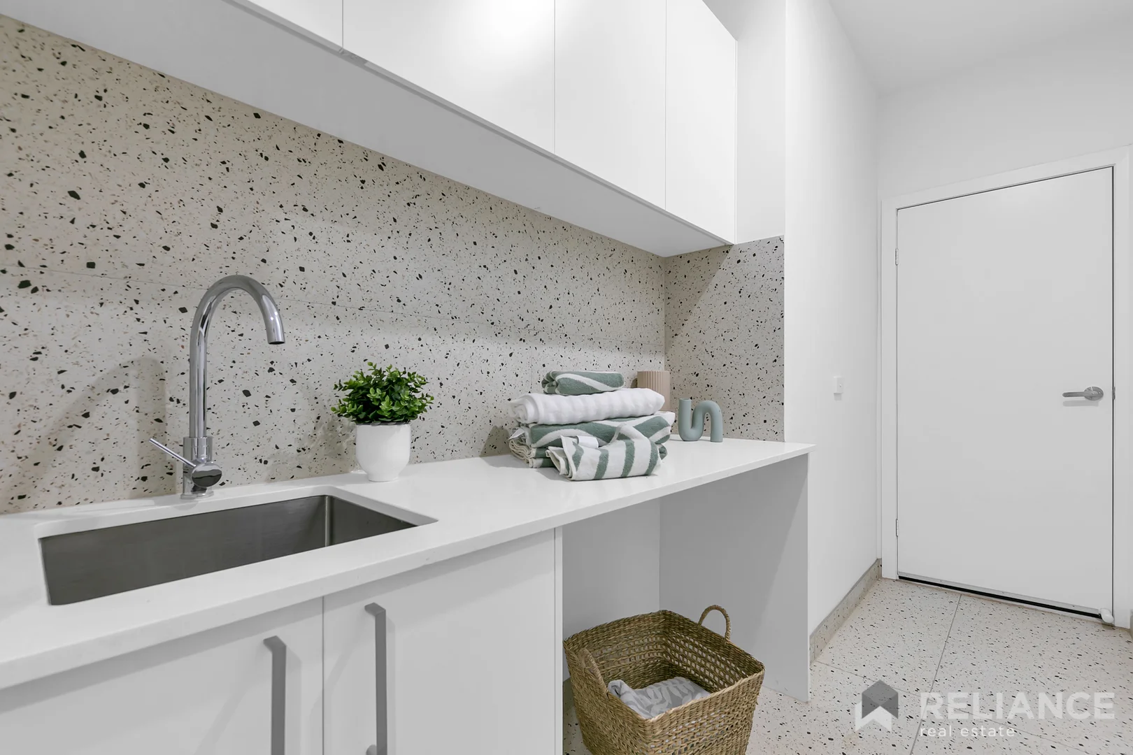 Additional image 9 of 3//621 Tarneit Road, Hoppers Crossing VIC 3029