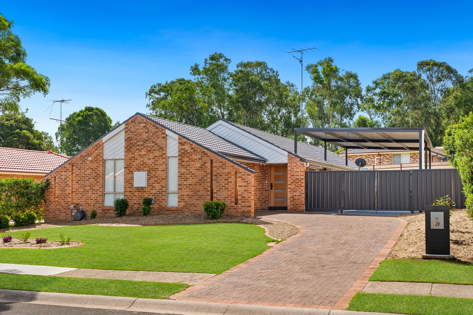 11 Bulu Drive, Glenmore Park NSW 2745