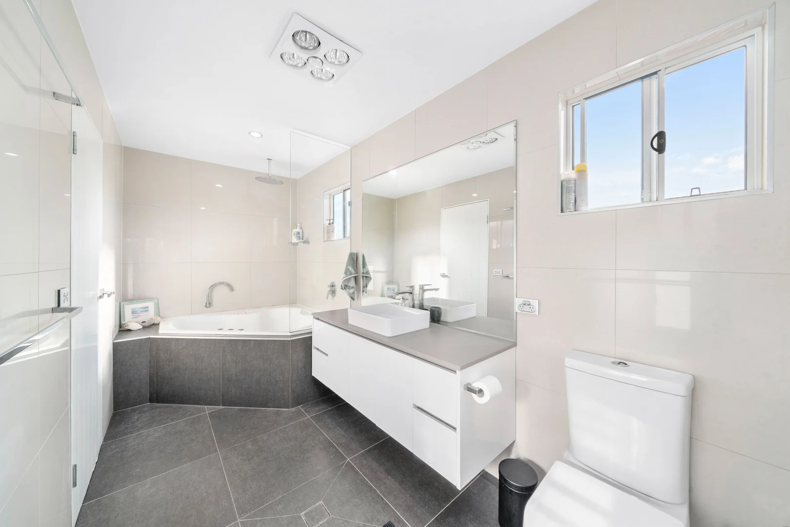 Additional image 18 of 24a Dix Street, Redcliffe QLD 4020