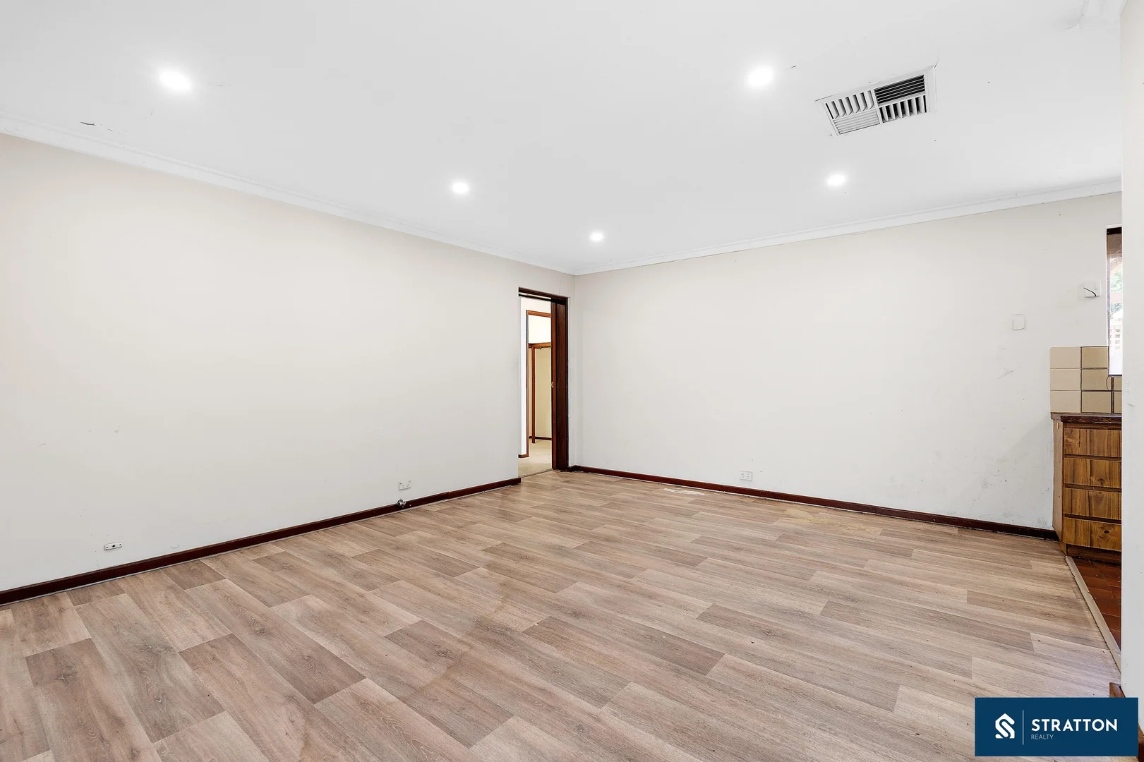 Additional image 11 of 16 Merlin Close, Camillo WA 6111