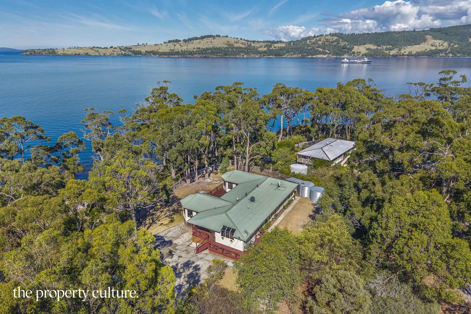 36 Cray Point Parade, Eggs And Bacon Bay TAS 7112