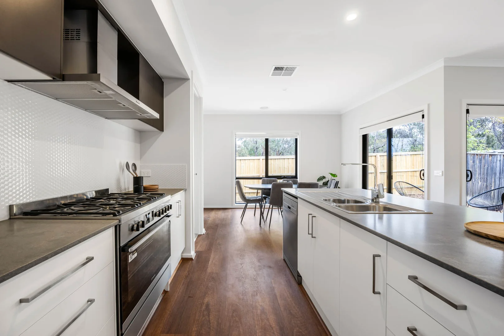 Additional image 4 of 27 Wallaby Walk, Sunbury VIC 3429