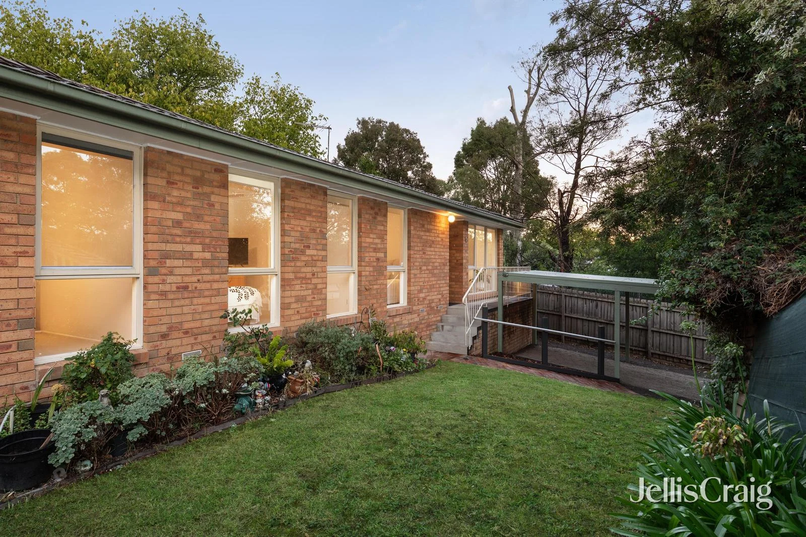 2/20 Cecil Street, Eltham VIC 3095