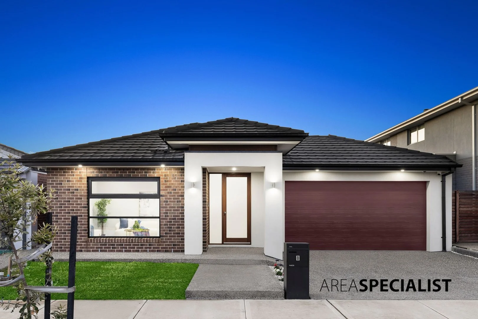 8 Bursaria Grove, Officer VIC 3809