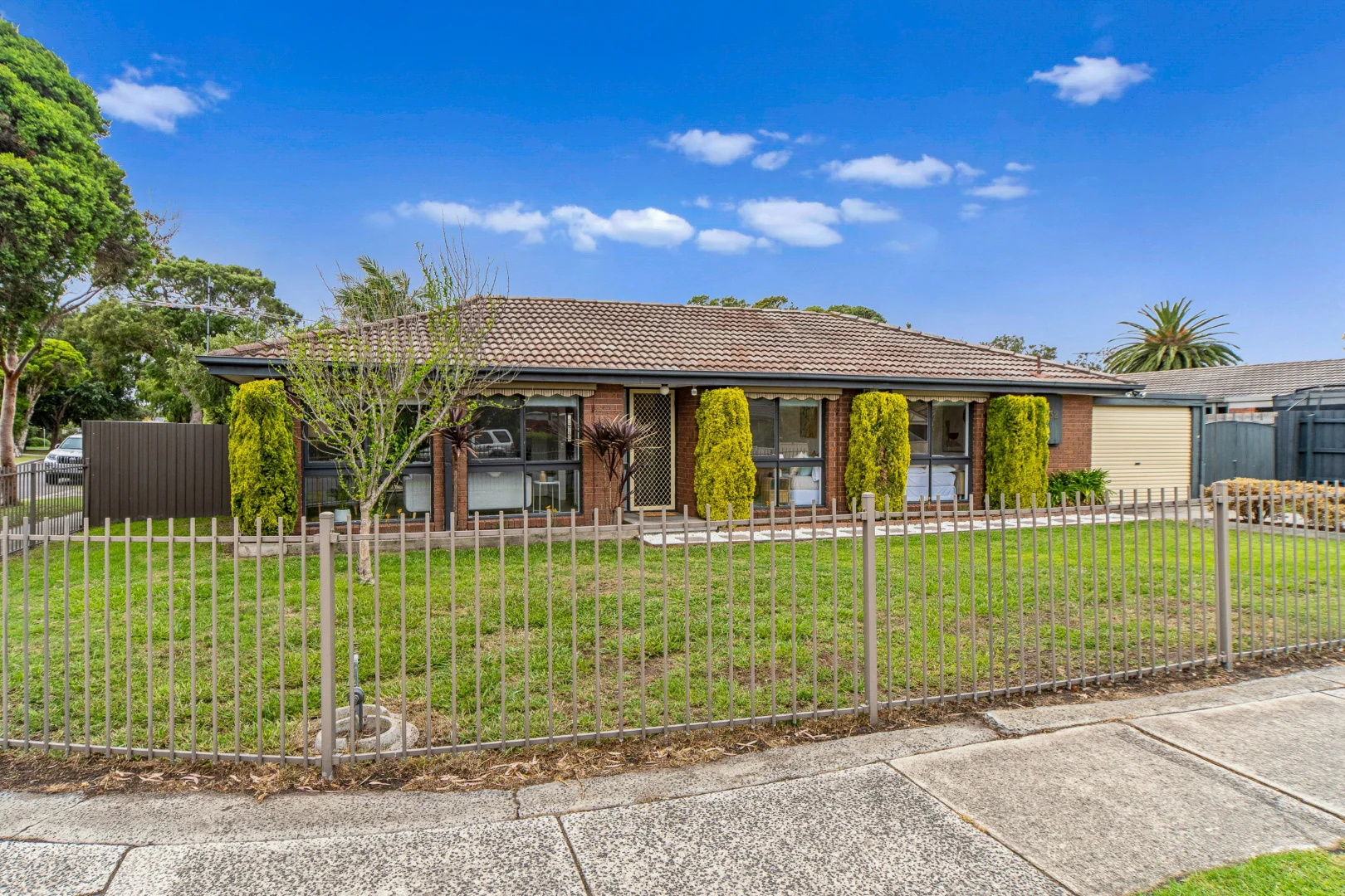 32 Shearwater Drive, Carrum Downs VIC 3201 photo 2