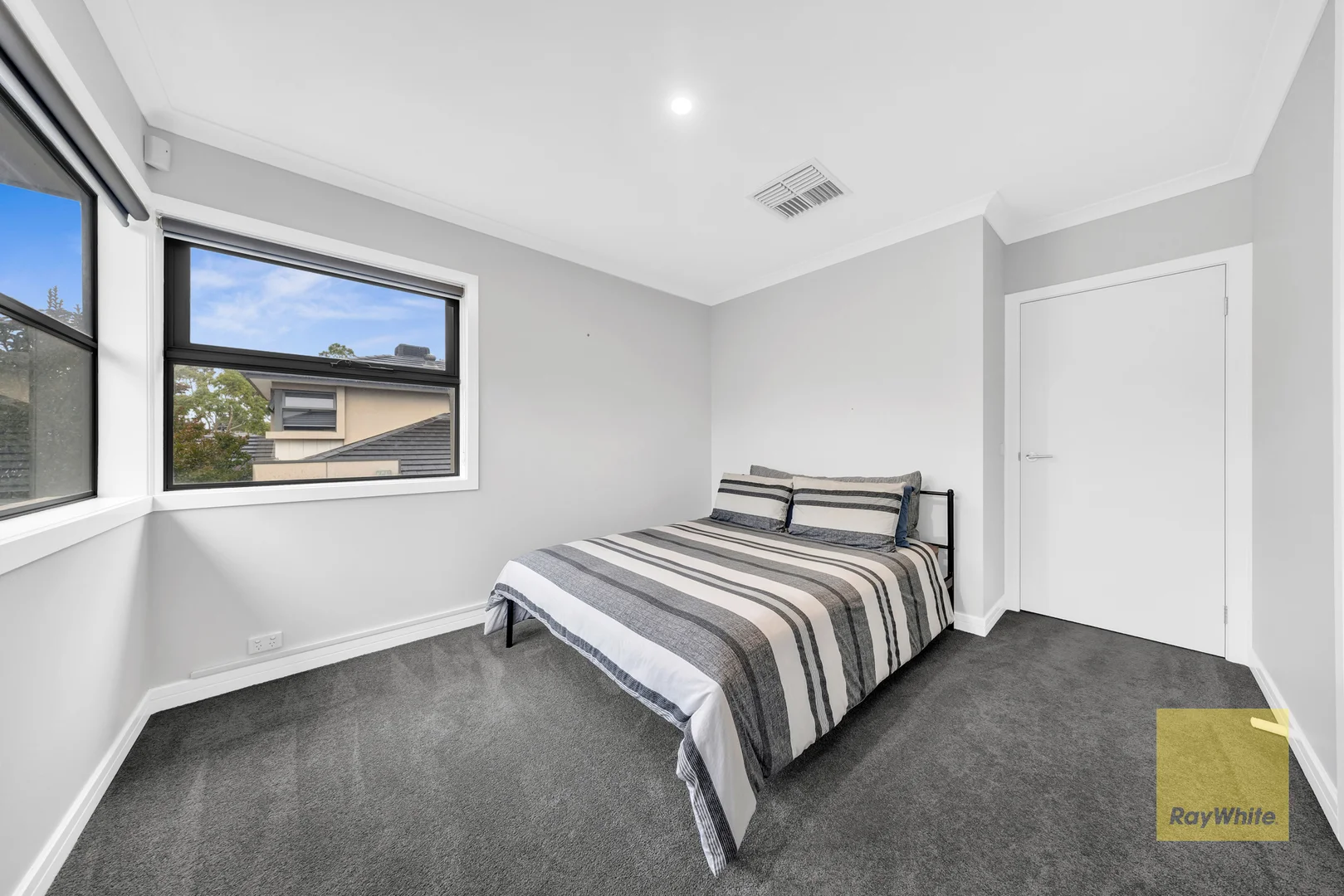 Additional image 14 of 2/22 Savanna Parade, Truganina VIC 3029