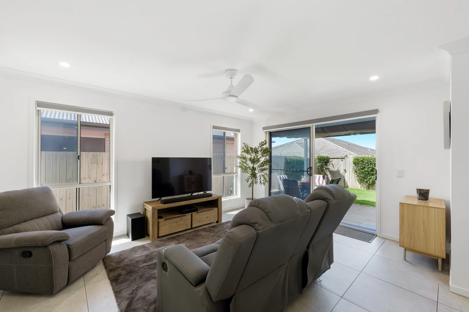 1/52 Village Boulevard, Pimpama QLD 4209 photo 4