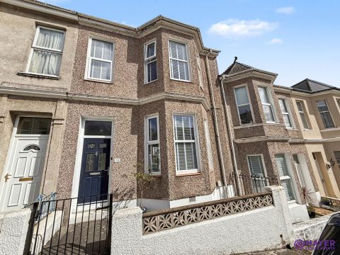 Cecil Avenue, St Judes PL4