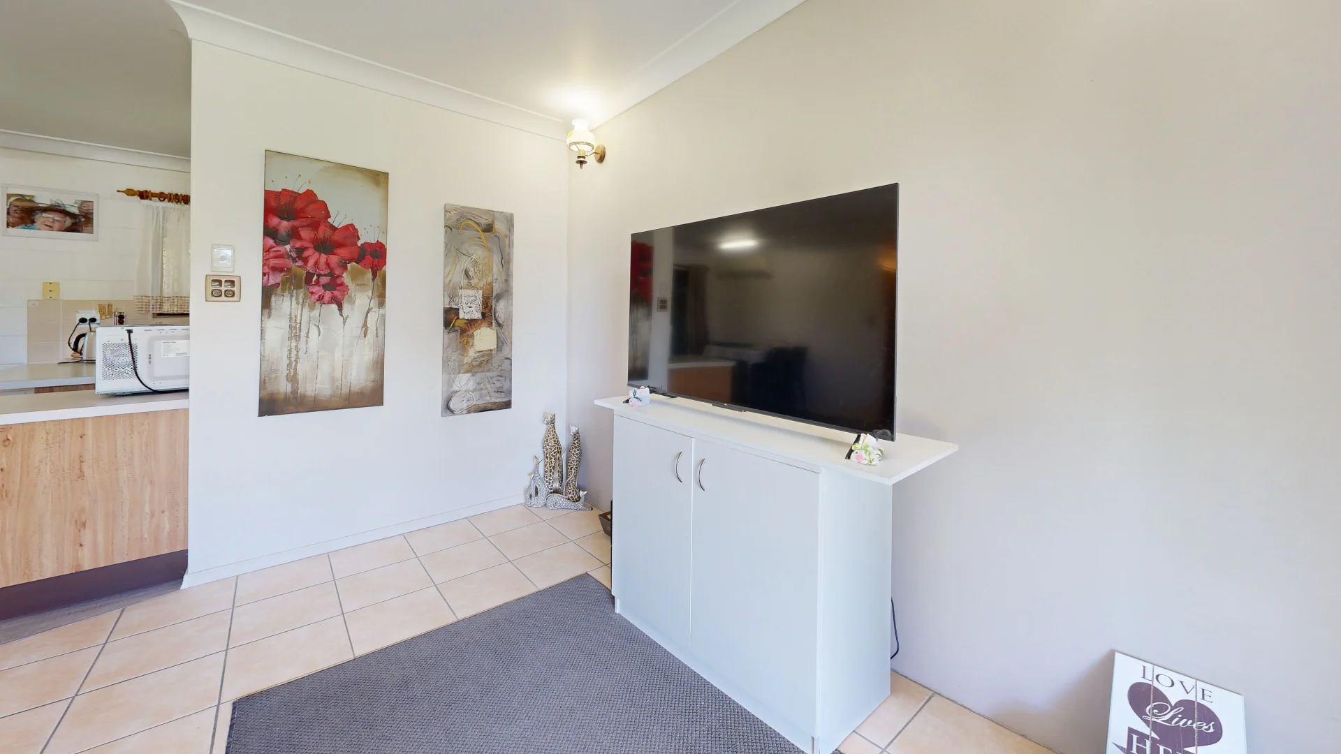 8 Champagne Crescent, Kelso QLD 4815 photo 3