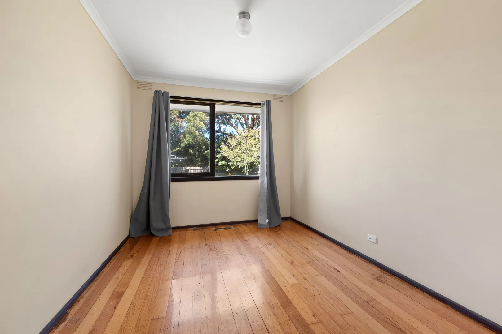 Additional image 10 of 205 Furlong road, St Albans VIC 3021
