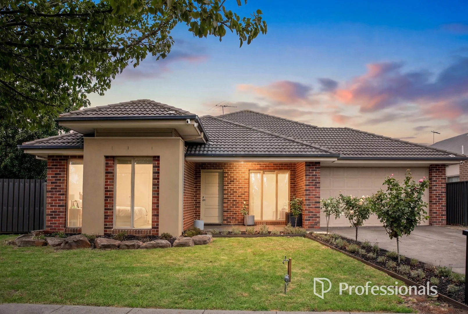 36 Everly Circuit, Pakenham VIC 3810