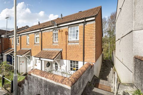 Debden Close PL5