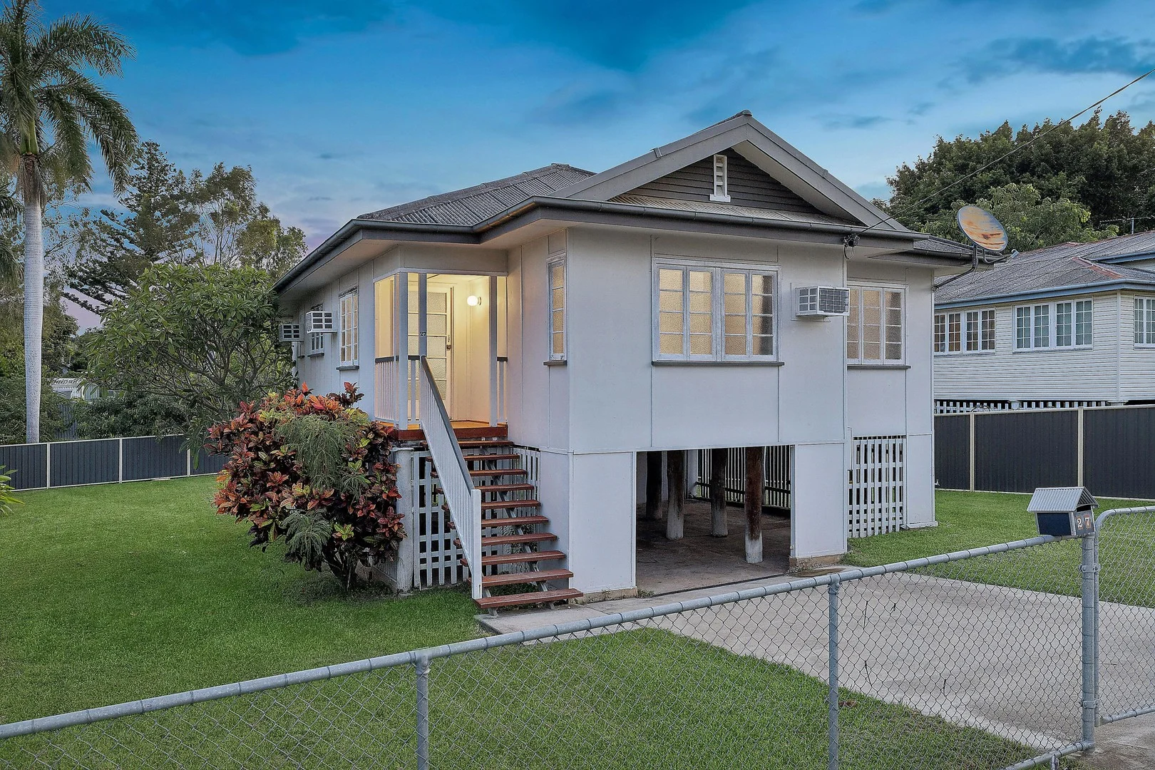 27 Spencer Street, The Range QLD 4700