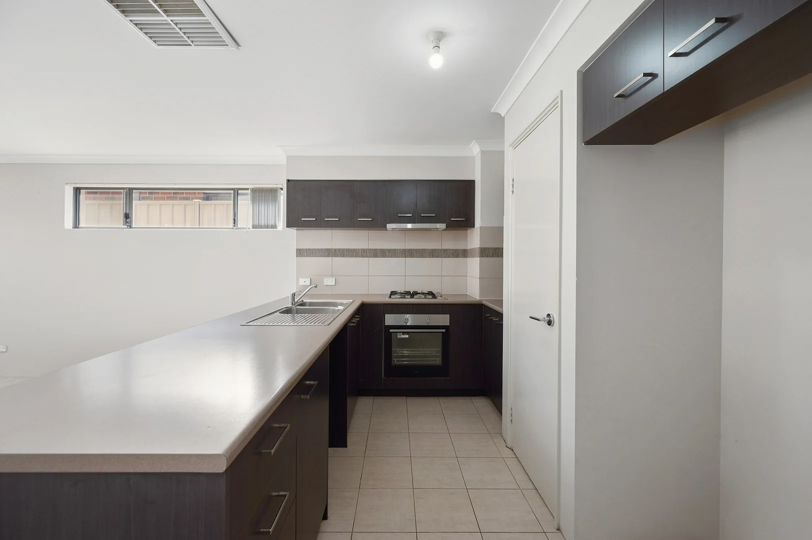 Additional image 8 of 351 Lambeth Circle, Wellard WA 6170