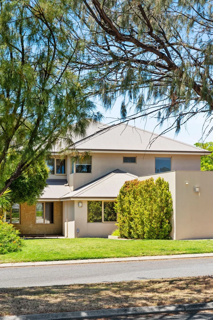 Additional image 2 of 93 Fairway Circle, Connolly WA 6027