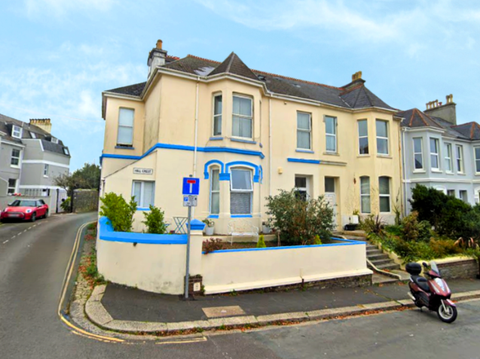 Hillcrest, Mannamead PL3