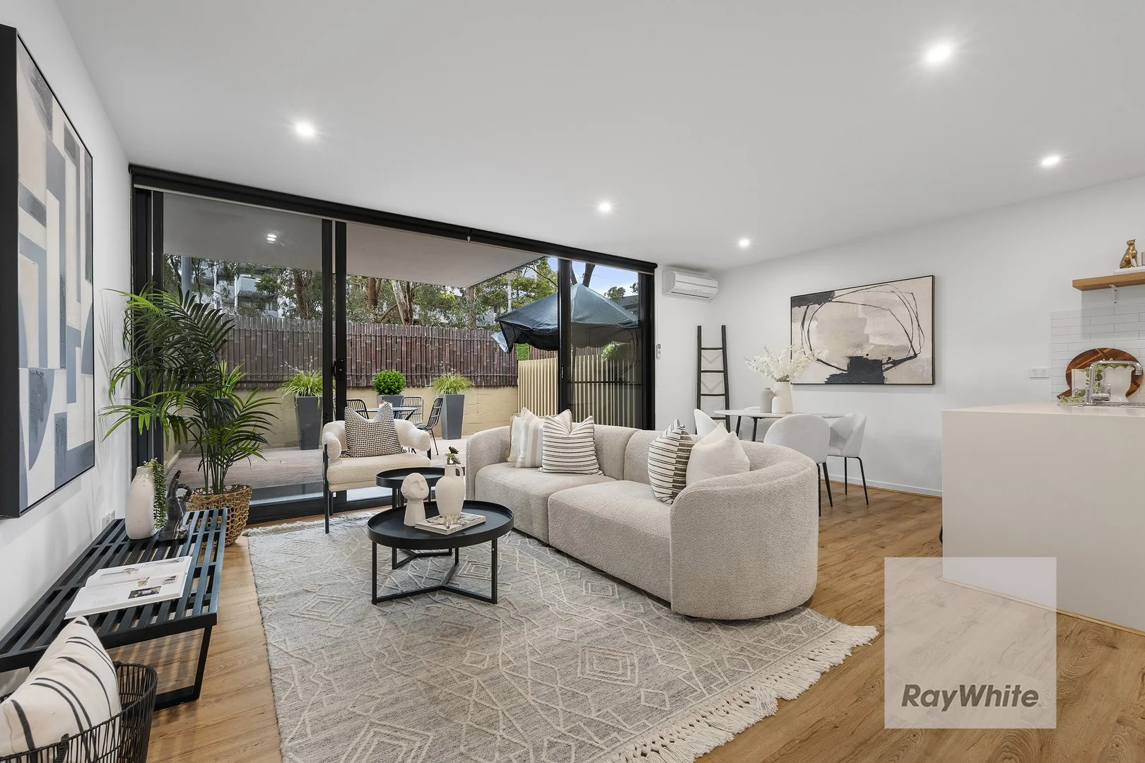 2/8 Newbury Walk, Bundoora VIC 3083