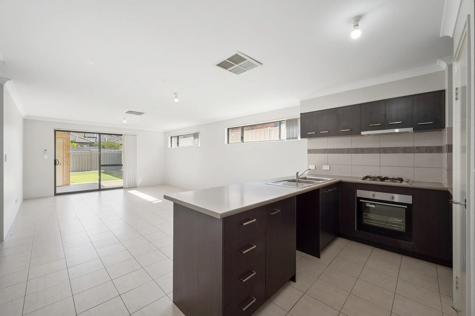 Additional image 7 of 351 Lambeth Circle, Wellard WA 6170
