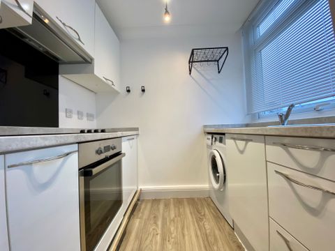Earlham House, Norwich NR2, Studio to rent