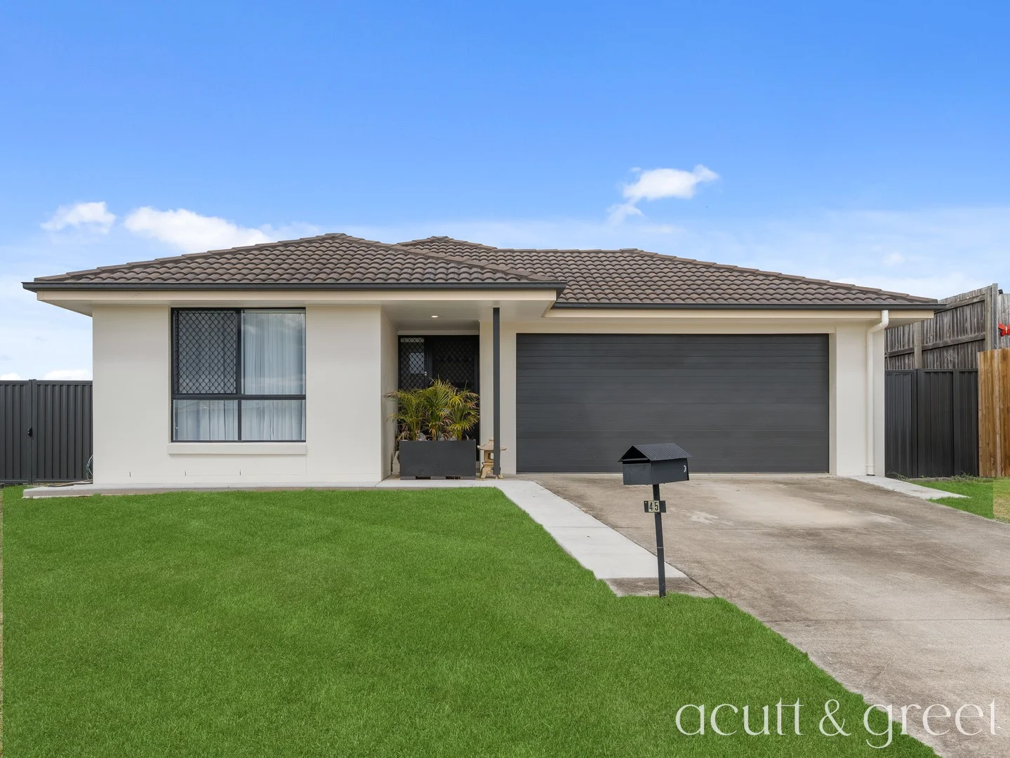 45 Peregrine Drive, Lowood QLD 4311