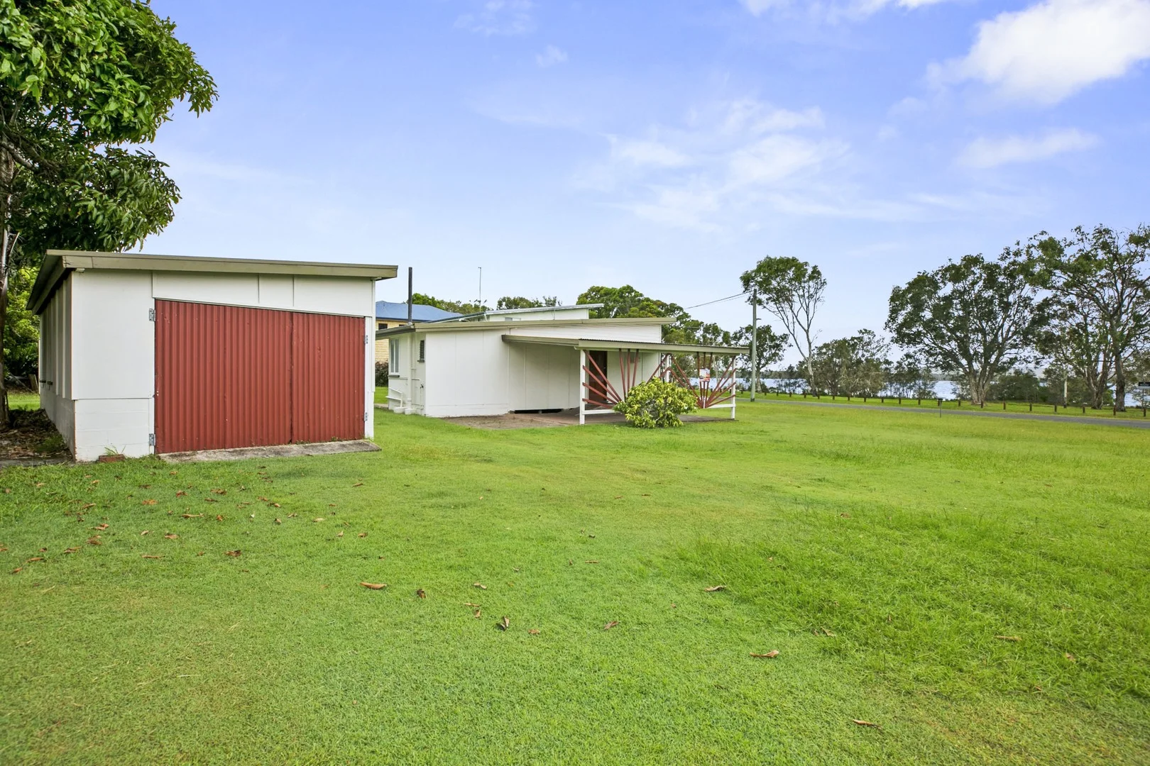 Additional image 12 of 64 Esplanade, Tin Can Bay QLD 4580