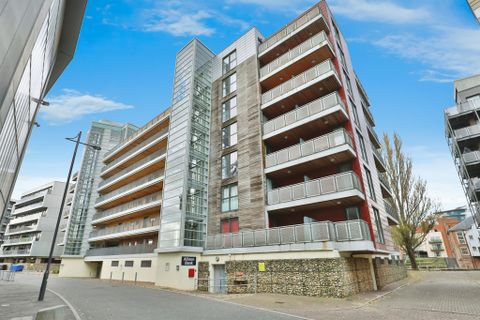 Geoffrey Watling Way, Norwich NR1, Studio for sale